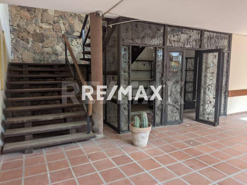 En Venta Edificio Avenida 6, Maraven, Cardón, Falcón, 4154, VEN