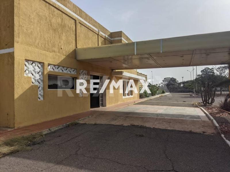 En Venta Edificio Avenida 6, Maraven, Cardón, Falcón, 4154, VEN