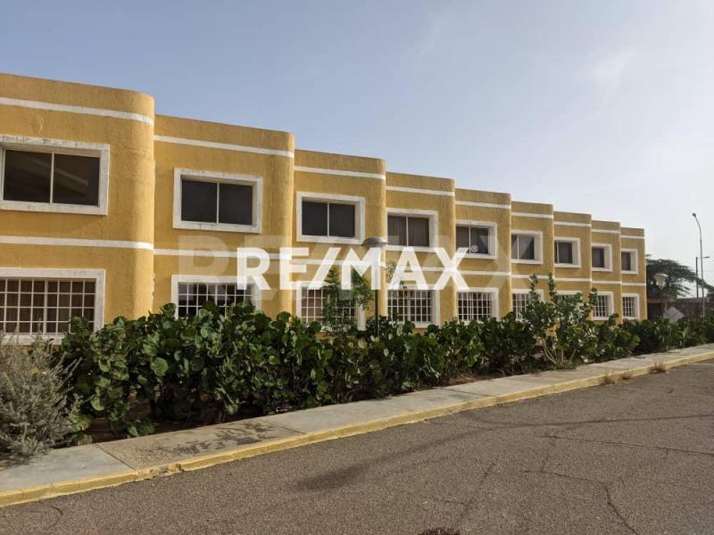 En Venta Edificio Avenida 6, Maraven, Cardón, Falcón, 4154, VEN