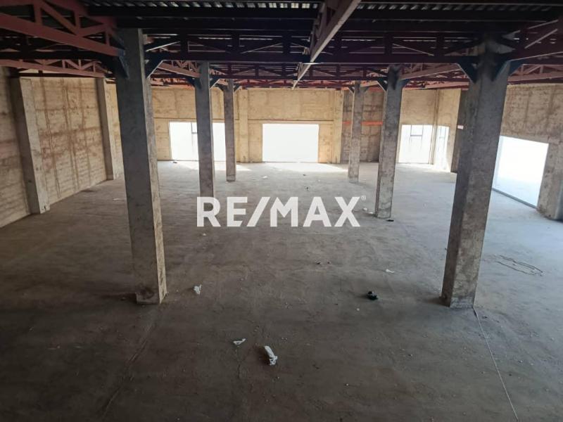 En Venta Edificio Avenida Santa Irene, Punto Fijo, Falcón, 4102, VEN