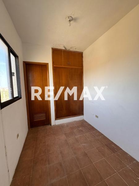 En Venta Apartamento Av. Ollarvides.  Urb.  Los caciques