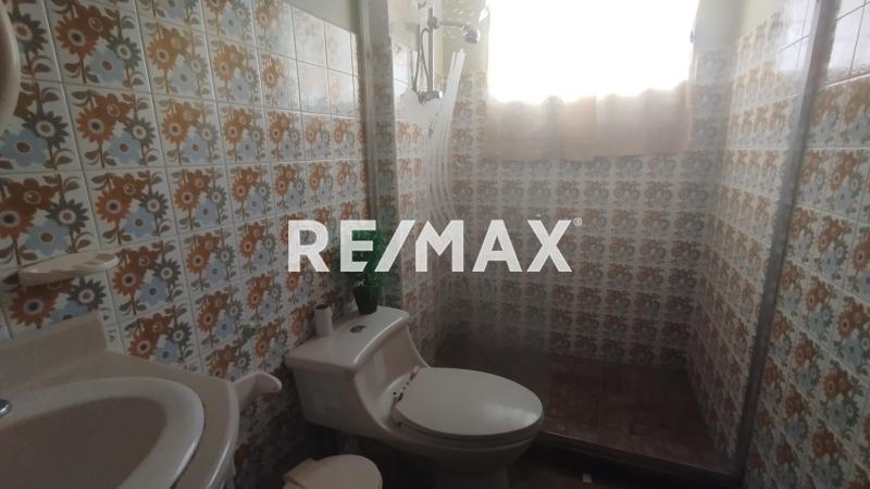 En Venta Apartamento Av. Ollarvides.  Urb.  Los caciques