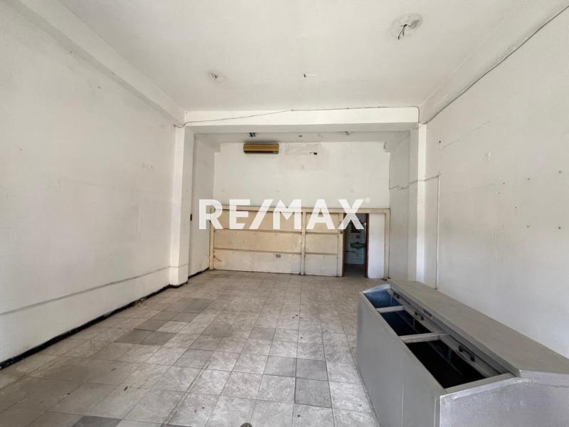 En Alquiler Local Comercial Ave Ollarvides , Centro Comercial Cacique