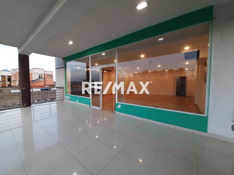 En Alquiler Local Comercial Ave Ollarvides , Centro Comercial Cacique