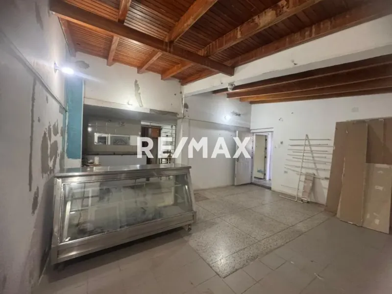 En Venta Local Comercial Antiguo Aeropuerto Sector 1