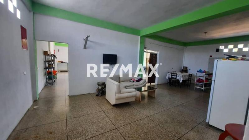 En Venta Local Comercial Antiguo Aeropuerto Sector 1