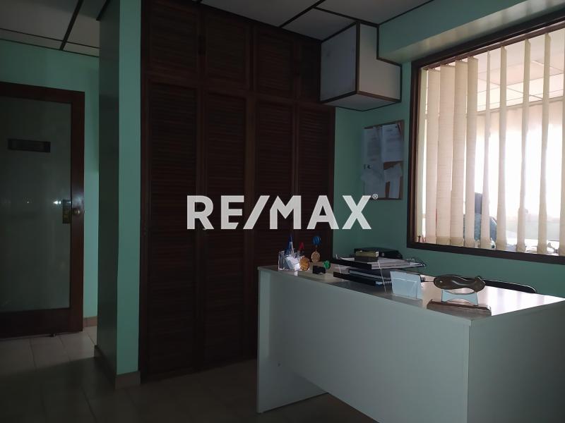 En Venta Local Comercial Antiguo Aeropuerto Sector 1