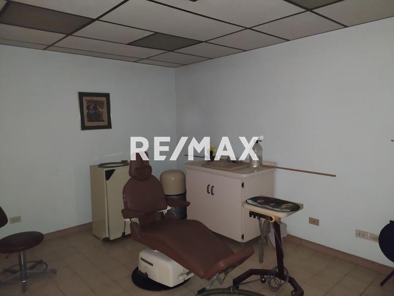 En Venta Local Comercial Antiguo Aeropuerto Sector 1