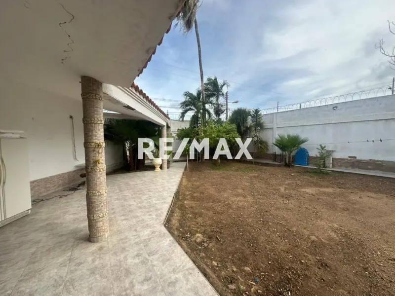 En Venta Casa o TownHouse Urbanización Santa Irene, Punto Fijo.