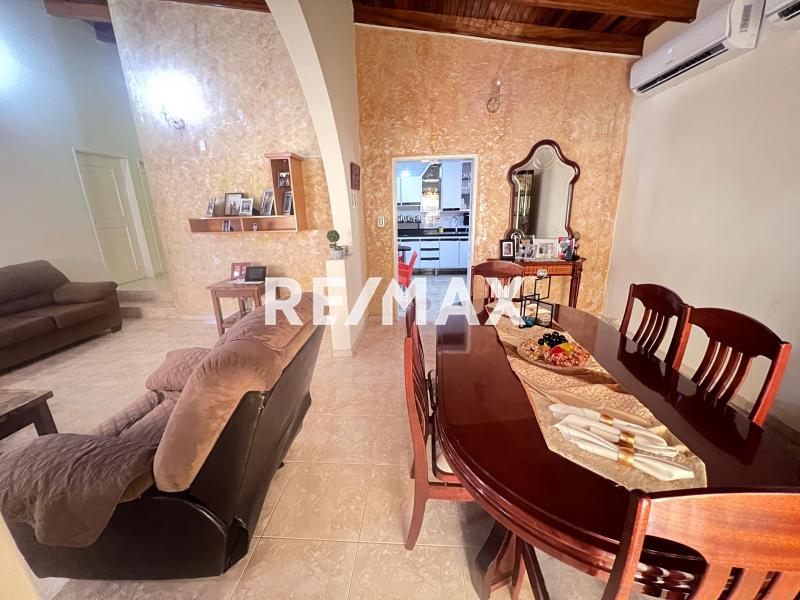 En Venta Casa o TownHouse Urbanización Santa Irene, Punto Fijo.