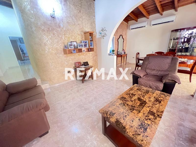 En Venta Casa o TownHouse Urbanización Santa Irene, Punto Fijo.