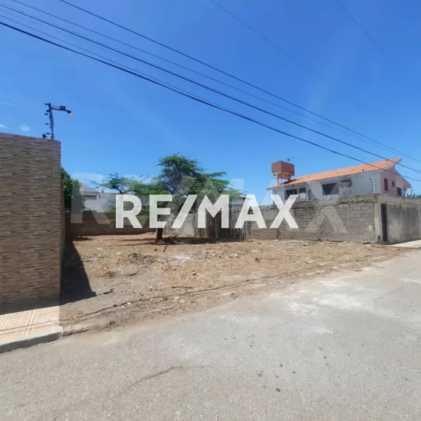 En Venta Terreno y Parcela Avenida los Caobos, Carirubana, Punto Fijo, Falcón, 4102, VEN