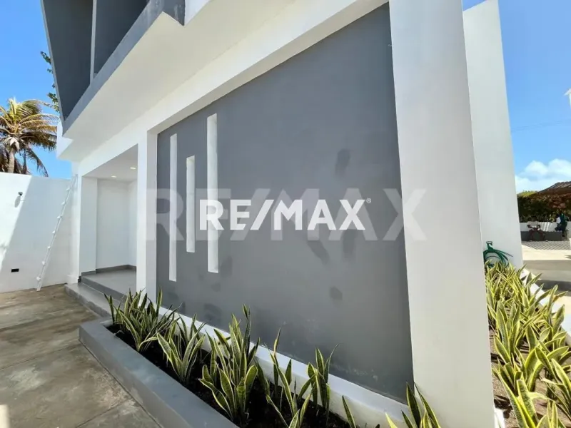 En Venta Casa o TownHouse Calle Aeropuerto, Adicora, Falcón, 4142, VEN