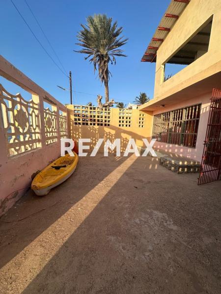 En Venta Casa o TownHouse Calle Aeropuerto, Adicora, Falcón, 4142, VEN