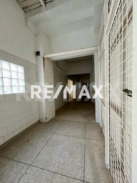 En Venta Local Industrial y Galpón Las Piedras, Punto Fijo, Falcón, 4102, VEN
