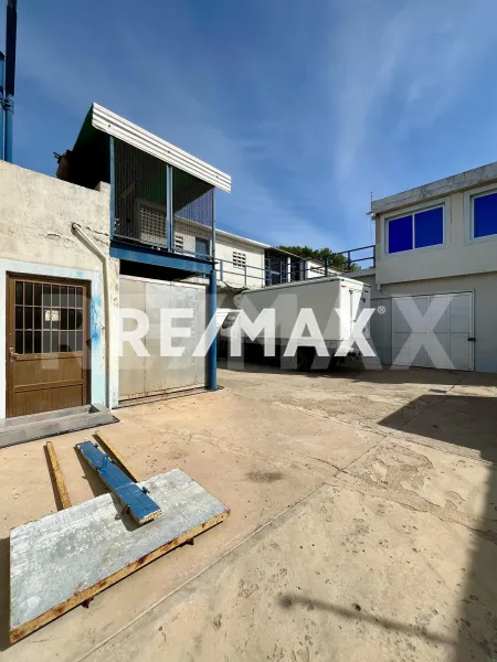 En Venta Local Industrial y Galpón Las Piedras, Punto Fijo, Falcón, 4102, VEN