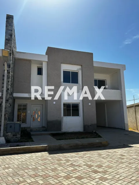 En Venta Casa o TownHouse Caja de Agua, Punto Fijo, Falcón, 4102, VEN
