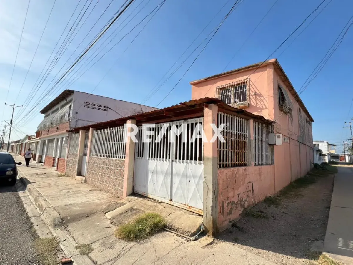 En Venta Casa o TownHouse Urbabización Ramón Ruíz Polanco, Punto Fijo, Falcón, 4102, VEN