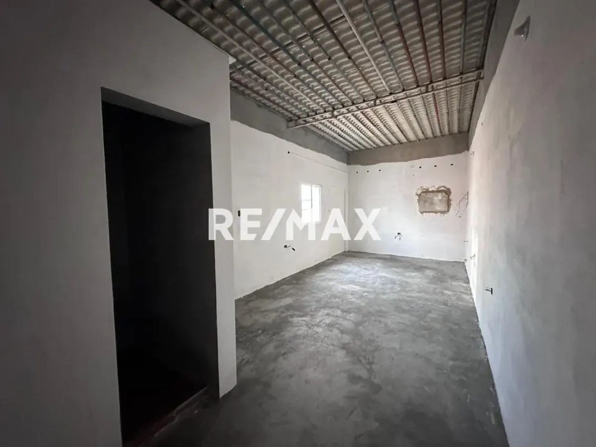 En Venta Local Industrial y Galpón Avenida 27 de Febrero, Caja de Agua, Punto Fijo, Falcón, 4102, VEN