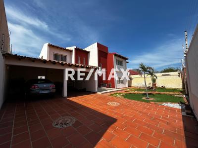 En Venta Casa o TownHouse Cardón, Falcón, 4154, VEN