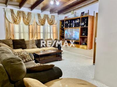 En Venta Casa o TownHouse Cardón, Falcón, 4154, VEN