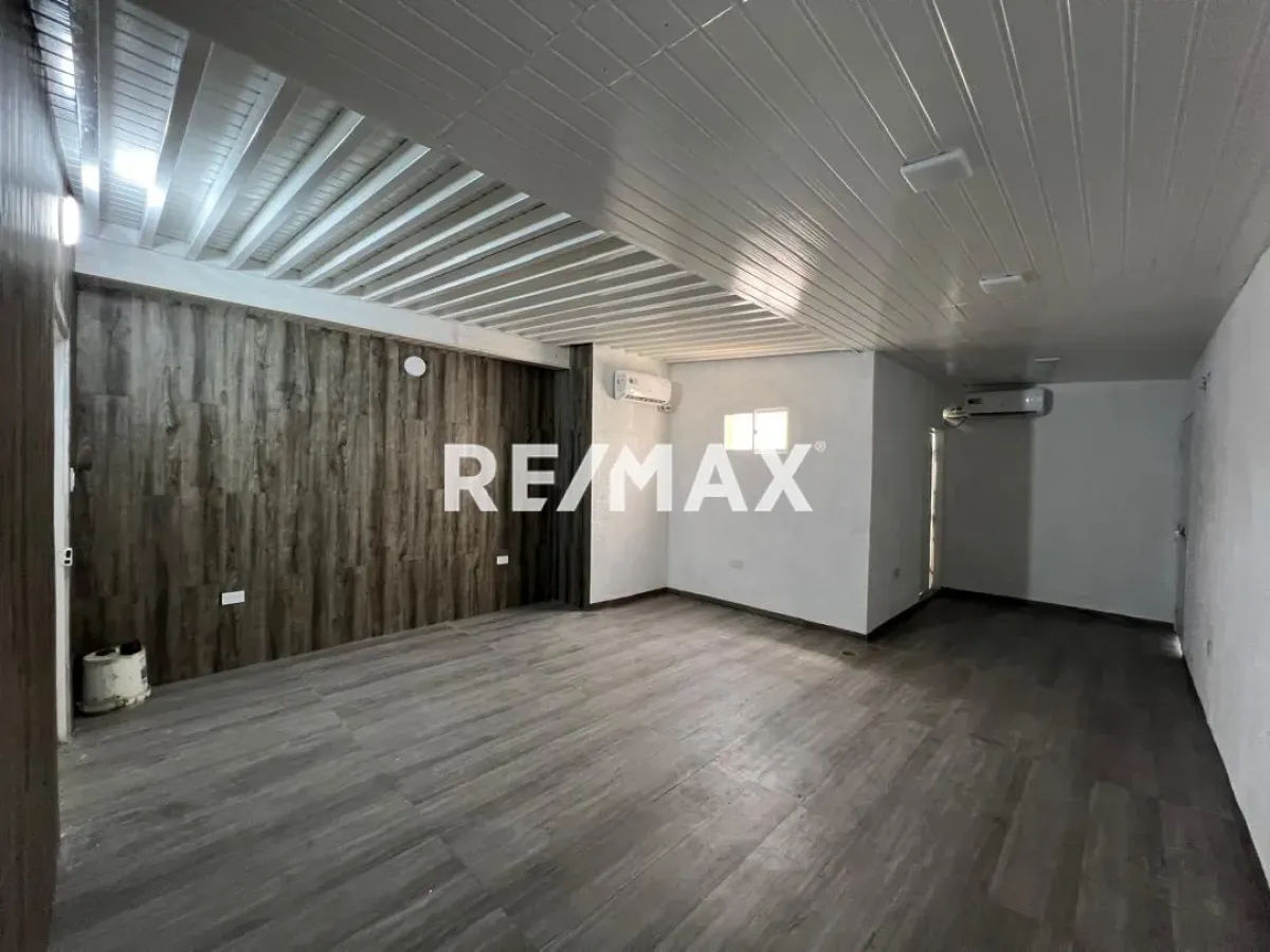 En Alquiler Local Comercial PUERTA MARAVEN AV. BACHILLER PEÑA