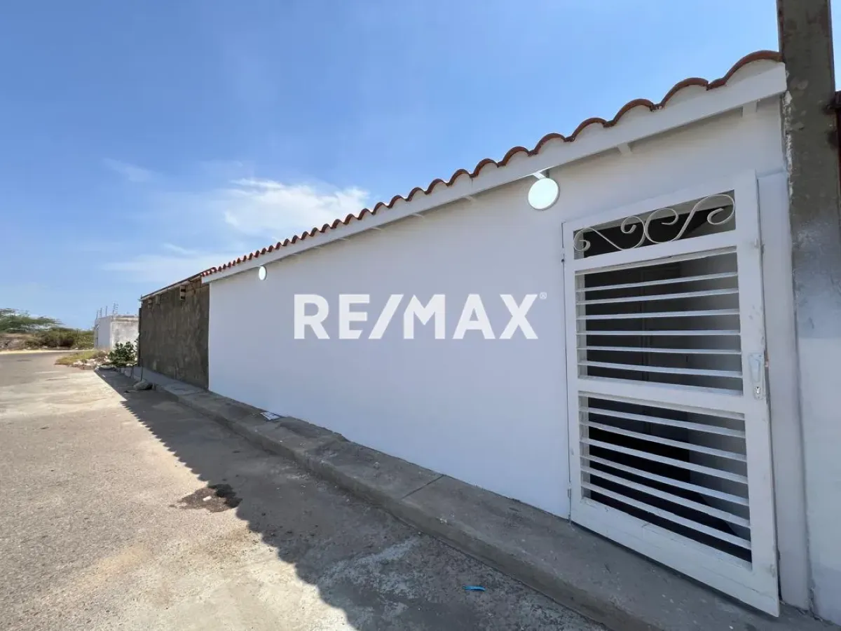 En Alquiler Local Comercial PUERTA MARAVEN AV. BACHILLER PEÑA