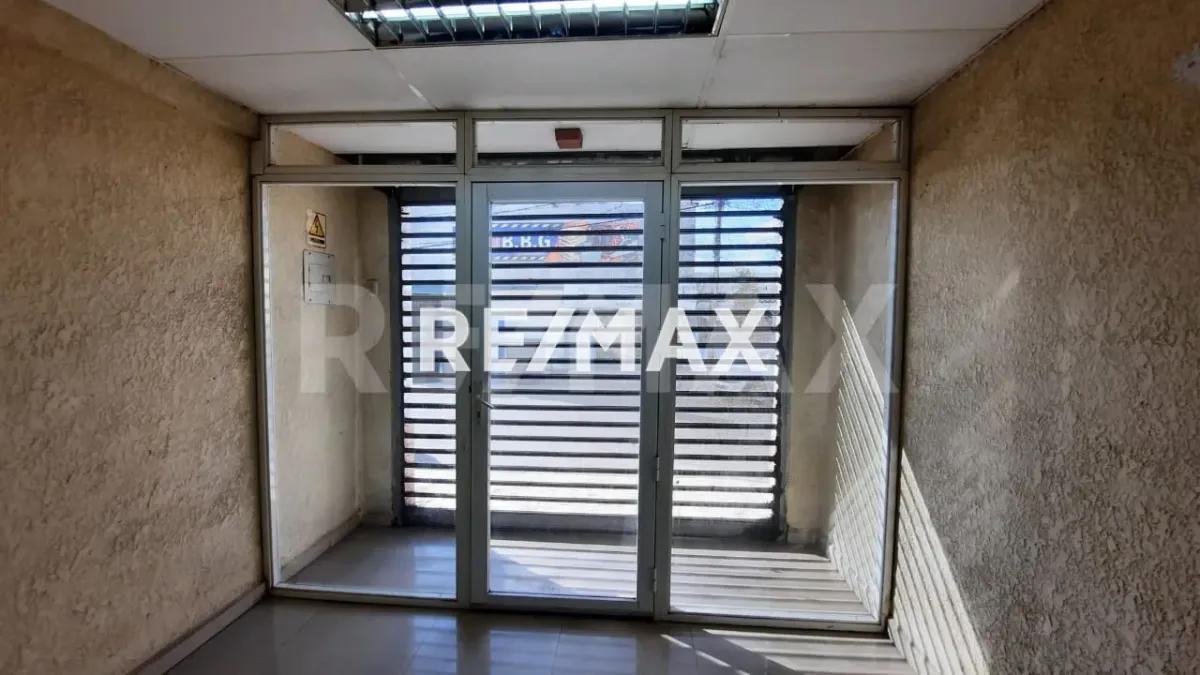 En Alquiler Local Comercial Calle Girardot, Centro, Punto Fijo, Falcón, 4102, VEN