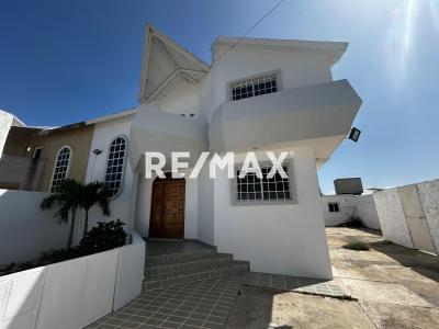 En Venta Casa o TownHouse Puerta Maraven, Cardón, Falcón, 4154, VEN