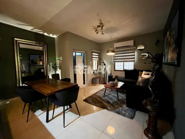 En Venta Casa o TownHouse Av.  Gral Riera. Puerta Maraven