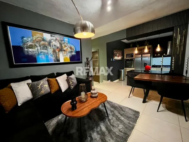 En Venta Casa o TownHouse Av.  Gral Riera. Puerta Maraven