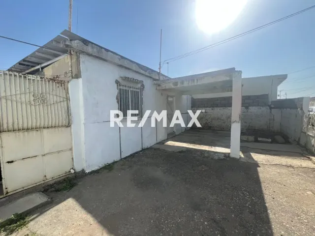 En Venta Casa o TownHouse Caja de Agua, Punto Fijo, Falcón, 4102, VEN
