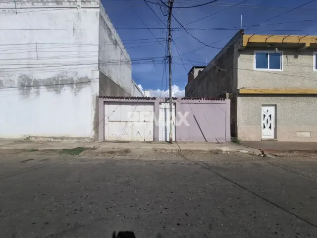 En Alquiler Casa o TownHouse Centro de Punto Fijo, calle Aragón, Municipio Carirubana del Estado Falcon, VEN