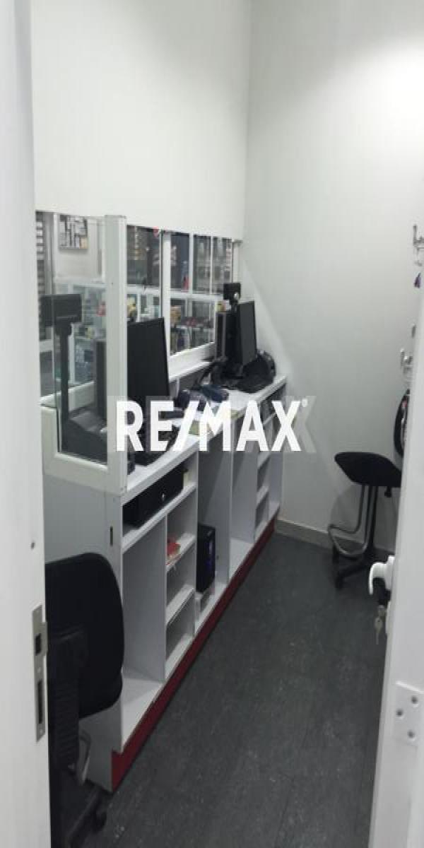 En Venta Edificio Avenida Bolivar, Carirubana, Falcón, 4102, VEN