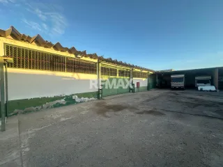 En Alquiler Local Industrial y Galpón Avenido Jacinto Lara, Centro, Punto Fijo, Falcón, 4102, VEN
