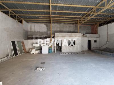 En Alquiler Local Industrial y Galpón Avenido Jacinto Lara, Centro, Punto Fijo, Falcón, 4102, VEN