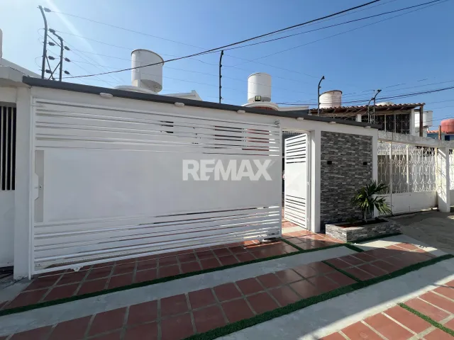 En Alquiler Casa o TownHouse Puerta Maraven, Cardón, Falcón, 4154, VEN