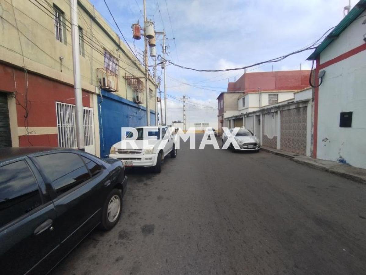En Venta Local Comercial Calle Bolivia Sector Centro de Punto Fijo