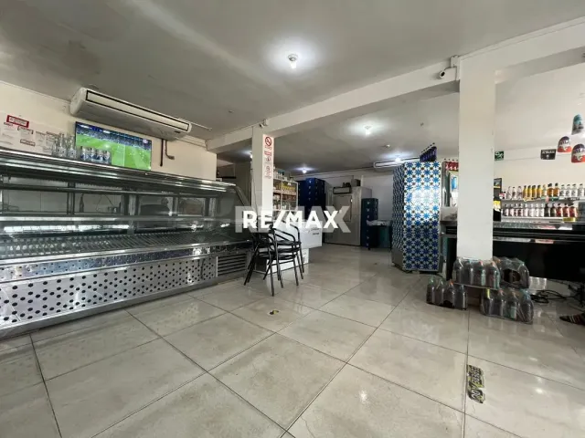 En Venta Local Comercial Av Ollarvides Sector Puerta Maraven