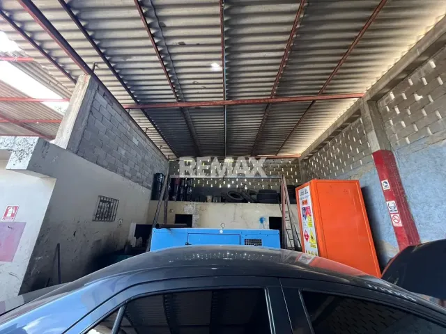 En Venta Local Industrial y Galpón Calle el Silencio con calle amazonas sector nuevo Pueblo