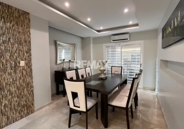 En Venta Casa o TownHouse Villas Paraiso Sector Las Virtudes