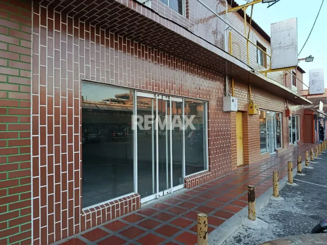 En Alquiler Local Comercial Avenida Ollarvides, Puerta Maraven, Cardón, Falcón, 4154, VEN