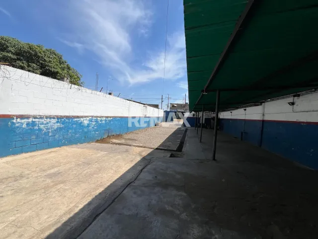 En Alquiler Local Industrial y Galpón AV. Rafael Gonzalez entre calle Tachira y San Jose