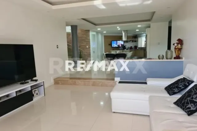 En Venta Casa o TownHouse Urb.zarabon. Terraza club de Golf