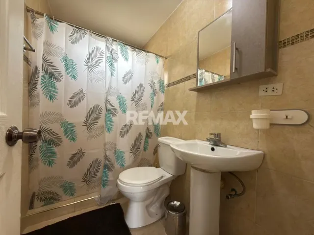 En Alquiler Casa o TownHouse Puerta Maraven Calle Democracia