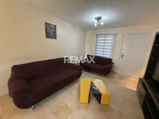 En Alquiler Casa o TownHouse Puerta Maraven Calle Democracia