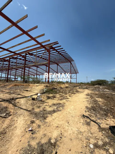 En Venta Terreno y Parcela Urb Casacoima Cerca del Centro Portugués