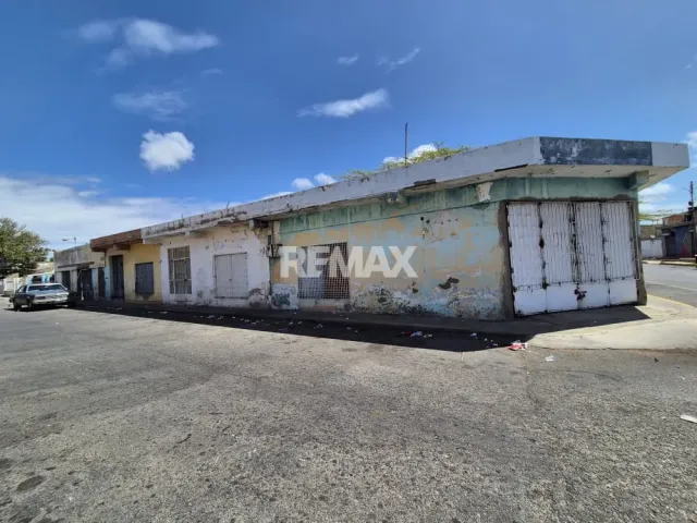 En Venta Local Comercial Calle Peninsular, Centro, Punto Fijo, Falcón, 4102, VEN
