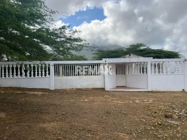 En Venta Casa o TownHouse Guacurebo, Falcón, VEN
