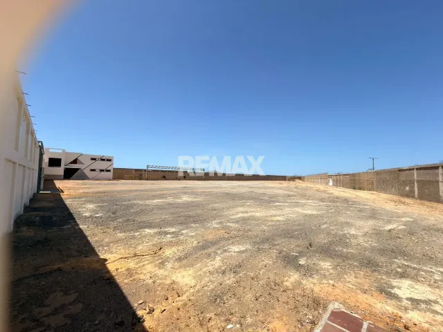 En Venta Local Industrial y Galpón Avenida Intercomunal Alí Primera, Guanadito, Falcón, 4148, VEN